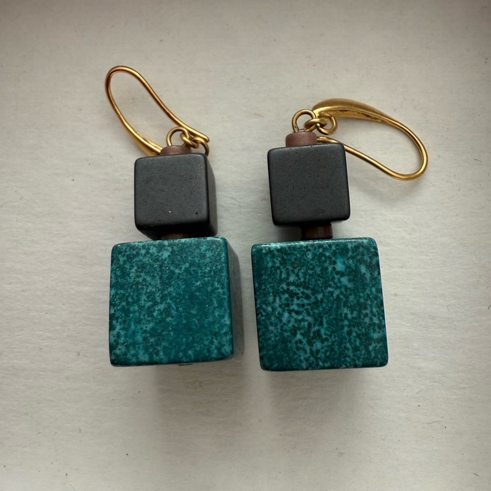 Urban Dwell Elegant Teal and Black Stone Square Earrings - Picture 2 of 2